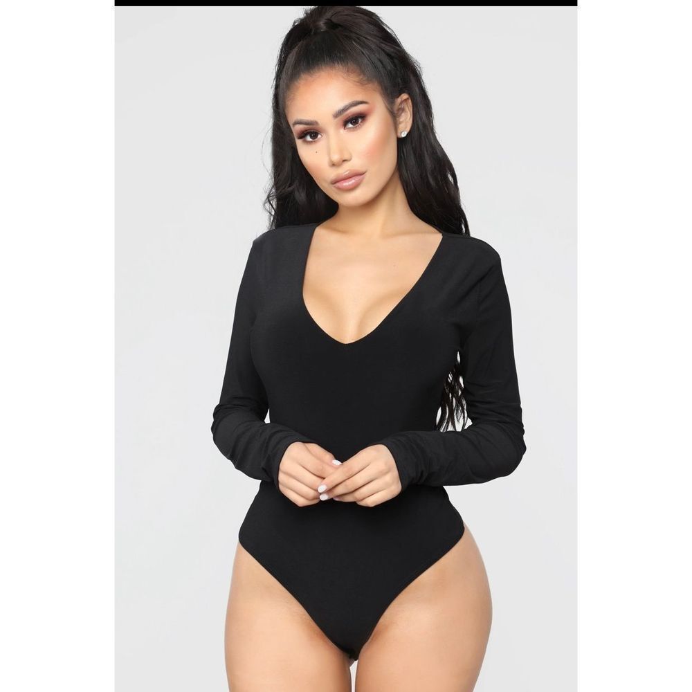 FASHION NOVA Long Sleeve Bodysuit V Neck Black